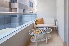 Minutes From Beach! Bright 1BR in Dubai Marina!