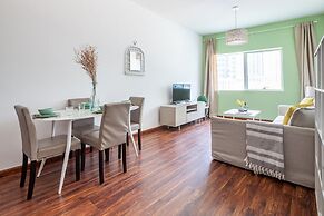 Minutes From Beach! Bright 1BR in Dubai Marina!