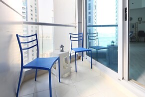 Modern + Light 2BR in Dubai Marina w/ Sea Views!