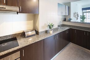 Modern + Light 2BR in Dubai Marina w/ Sea Views!