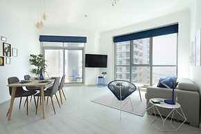 Modern + Light 2BR in Dubai Marina w/ Sea Views!