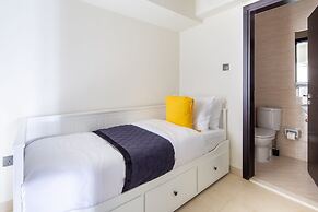 Pristine 2BR Apartment in Downtown Dubai - Sleeps 5!