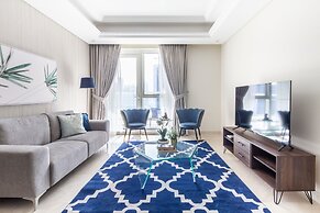 Pristine 2BR Apartment in Downtown Dubai - Sleeps 5!
