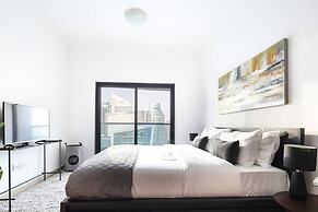 Modern 1BR w/ Gorgeous Marina Views! Sleeps 3