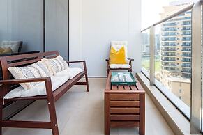 Sophisticated 2BR in Dubai Marina - Your Dream Destination!