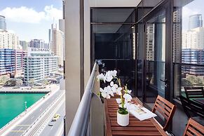 Sophisticated 2BR in Dubai Marina - Your Dream Destination!