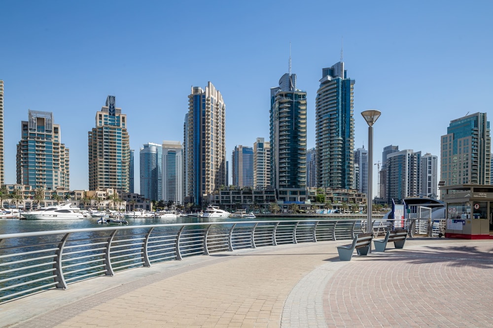 Magnificent Marina Views in This Elegant 3br!