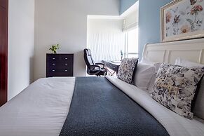Magnificent Marina Views in This Elegant 3br!