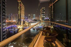 Modern Studio w/ Incredible Marina Views!