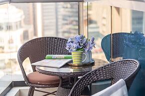 Modern Studio w/ Incredible Marina Views!