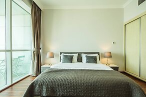 Upscale 1BR - Sea Views - Direct Beach Access!