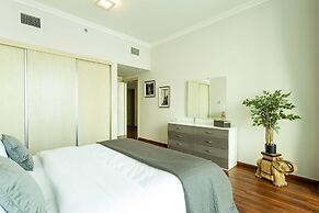Upscale 1BR - Sea Views - Direct Beach Access!
