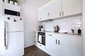 Rustic And Vibrant Studio Apartment In Downtown Dubai
