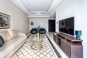 Sleek & Sophisticated 2BR With Study Within Downtown Dubai!