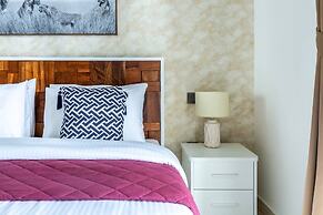 Sleek & Sophisticated 2BR With Study Within Downtown Dubai!
