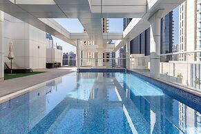 Rich & Vibrant 2BR With Study in Downtown Dubai