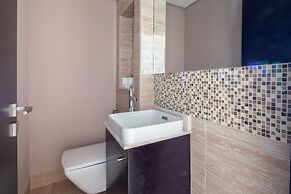 Rich & Vibrant 2BR With Study in Downtown Dubai