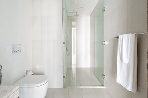 Trendy & Capacious 1BR Apartment in The Palm
