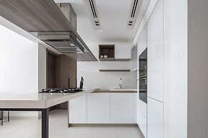 Trendy & Capacious 1BR Apartment in The Palm