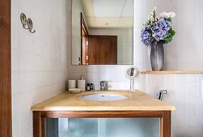 Unique & Stylish 1BR w/ Incomparable Marina Views!