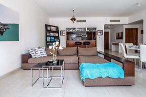 Unique & Stylish 1BR w/ Incomparable Marina Views!