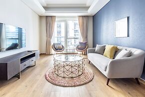 Stunning 2BR With Study in Prime Downtown Dubai - Sleeps 5!