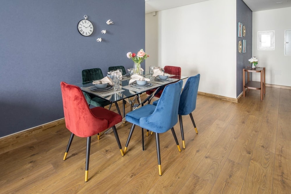 Stunning 2BR With Study in Prime Downtown Dubai - Sleeps 5!