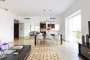 Visually Stunning 2BR in Dubai Marina - Sleeps 5!
