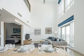 Unique + Stunning 2BR Loft in Downtown Dubai!