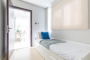 Superb & Incomparable 2BR With Study in the Heart of Downtown Dubai!