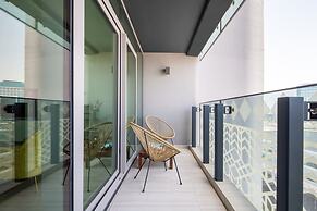 Spacious & Ornate 1BR Apt In Jaddaf Waterfront