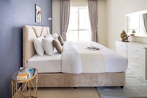 Upscale 2BR Apartment In Downtown Dubai