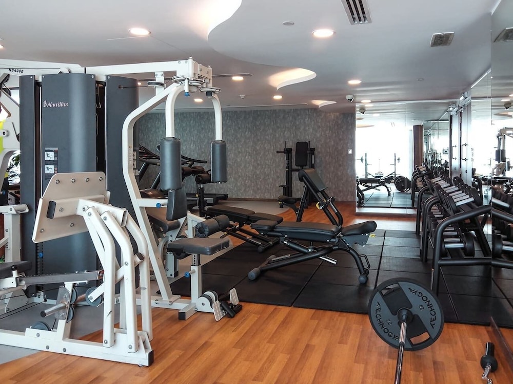 Superb Studio w/ Lake Views in JLT - Near the Metro!