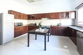 Spectacular Al Wasl Villa - With Private Pool