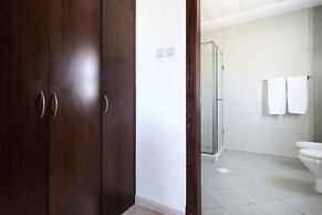 Spectacular Al Wasl Villa - With Private Pool