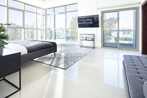 Spectacular Al Wasl Villa - With Private Pool