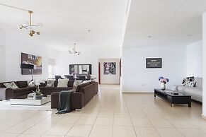 Splendid & Elegant 4BR in JBR - Sleeps 8!