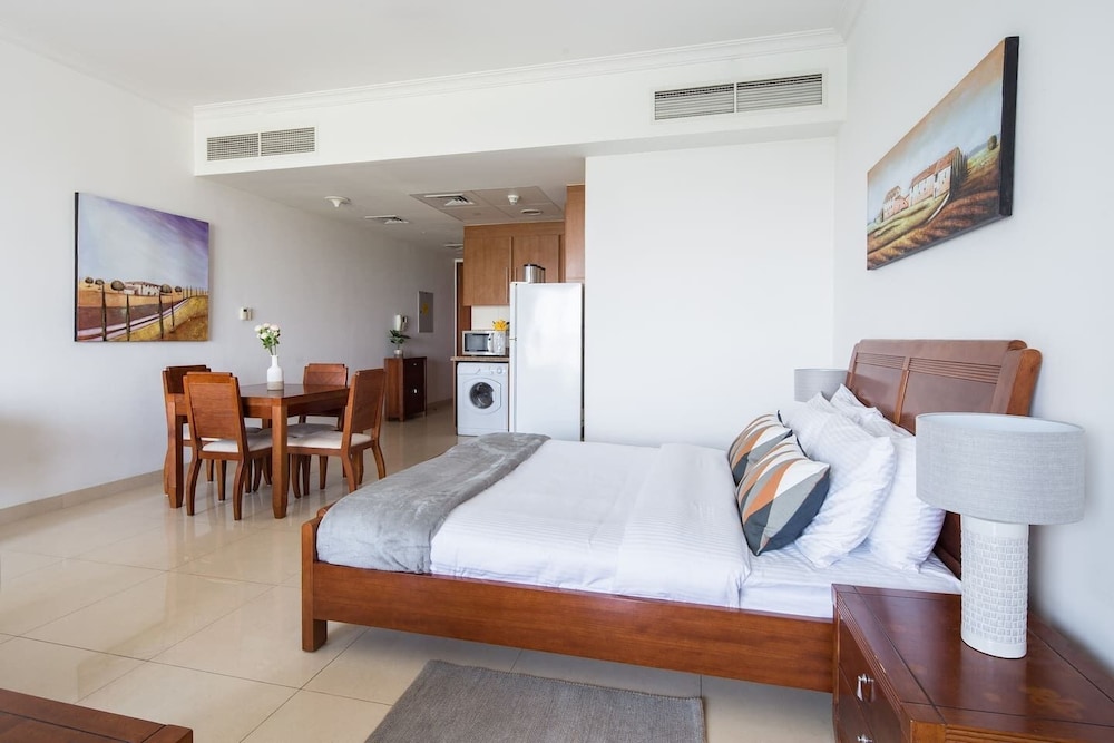 Spacious and Comfy Studio in Heart of Jlt!