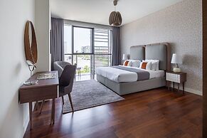 Upscale 3BR Apartment In Prime Location - City Walk
