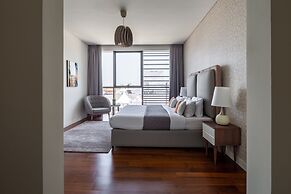 Upscale 3BR Apartment In Prime Location - City Walk