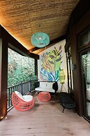 Lihim Resorts