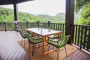 Lihim Resorts