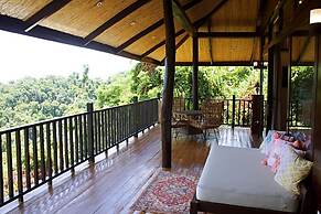 Lihim Resorts