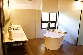 Lihim Resorts