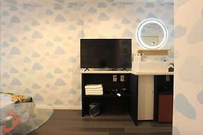 J hotel