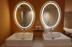J hotel