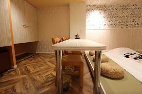 J hotel