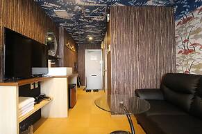 J hotel