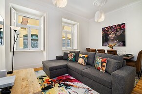 Prime Location Design Family Apartment