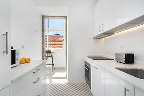 Prime Location Design Family Apartment